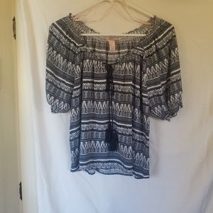 Forever 21 blue/white pattern top